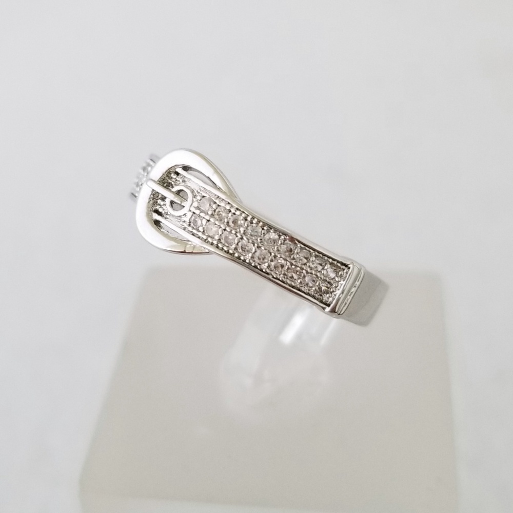 18k Pave Buckle Ring - Picture 2 of 8
